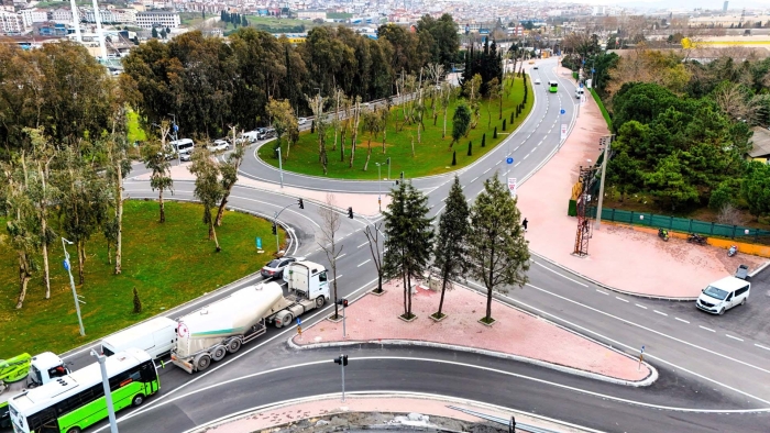Gebze’nin kilit noktasında trafiği rahatlatan çalışma tamamlandı;  Ressamların değil, Büyükşehir’in eli değdi